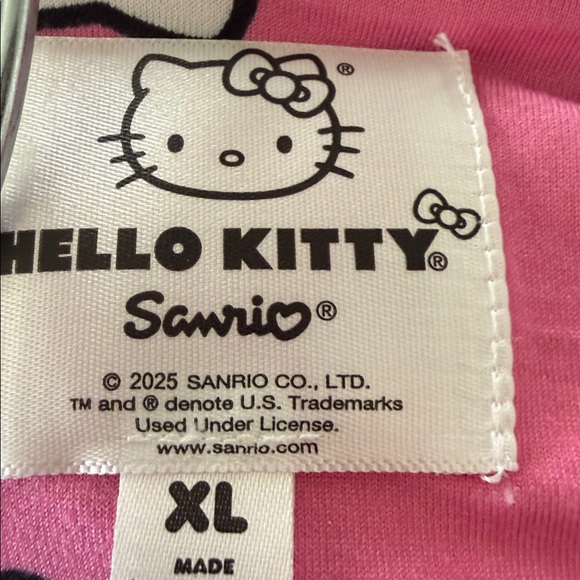 Hello Kitty Pink Pajama Set 2 piece Button Front XL NWT - Picture 5 of 5